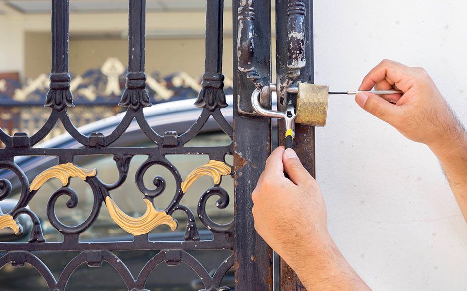 ouvrir sa porte bloquée Versailles
